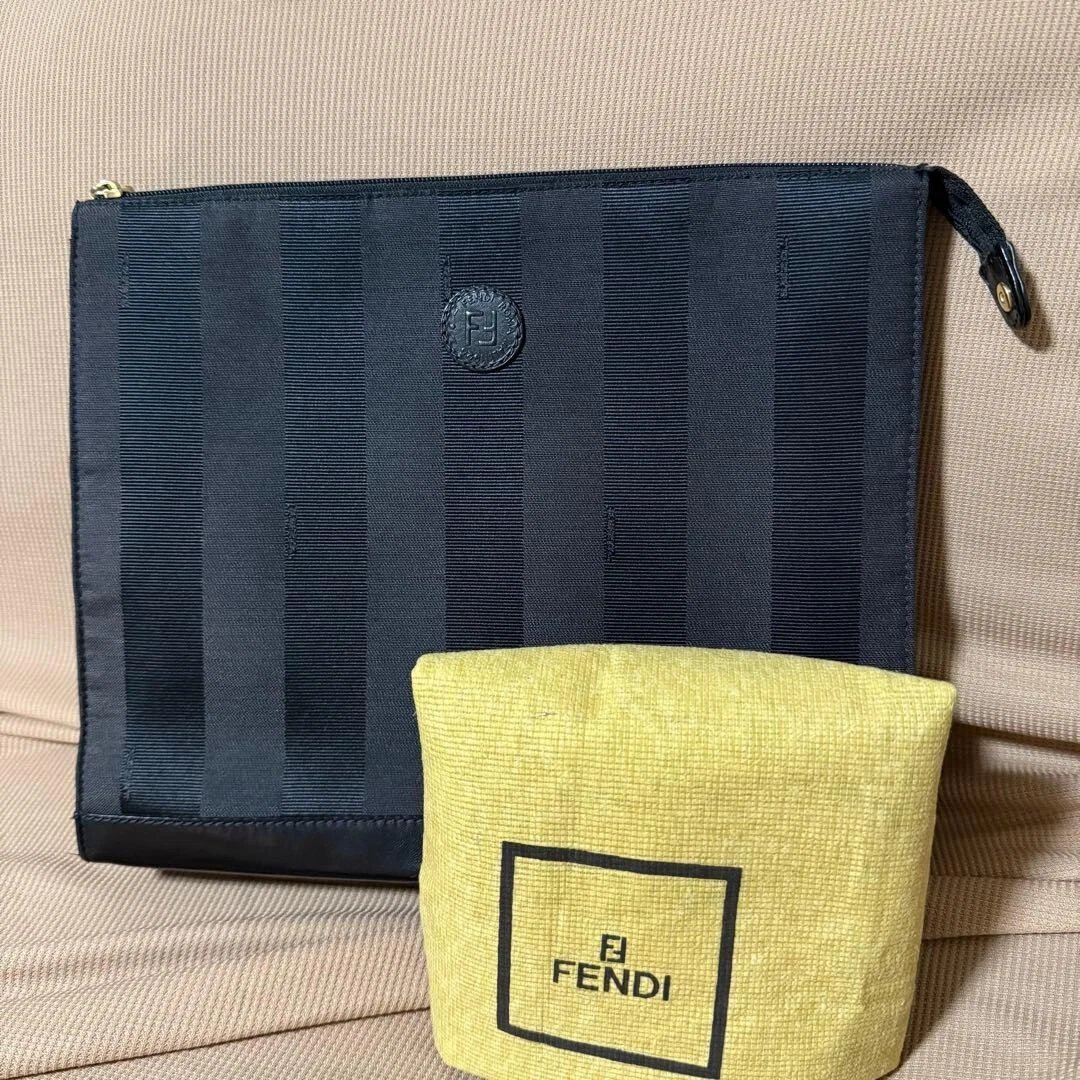 Pochette fendi authentique 