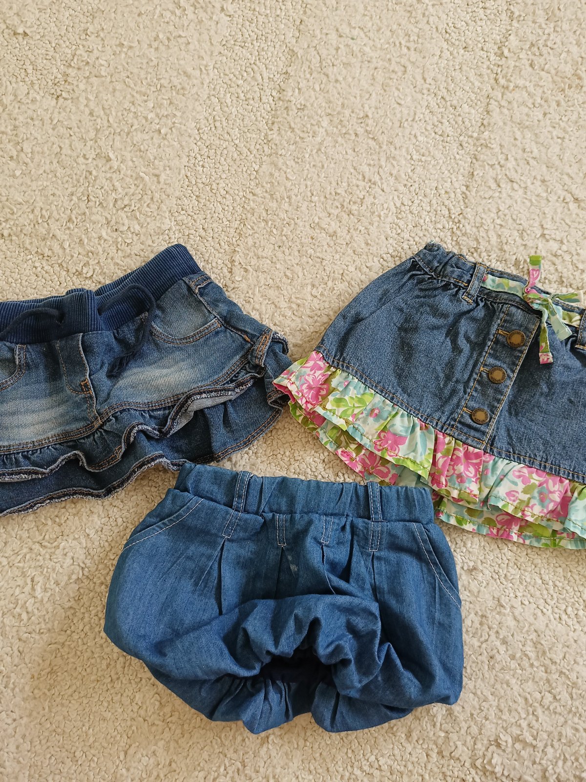 Lot jupes bébé 12 mois