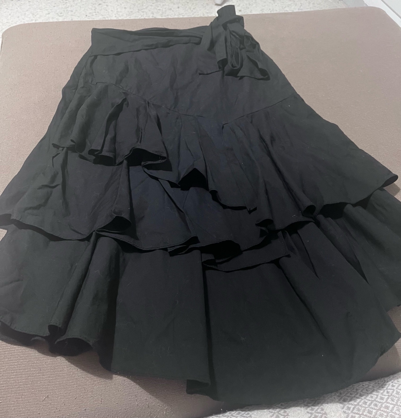 Jupe noire a volon Zara