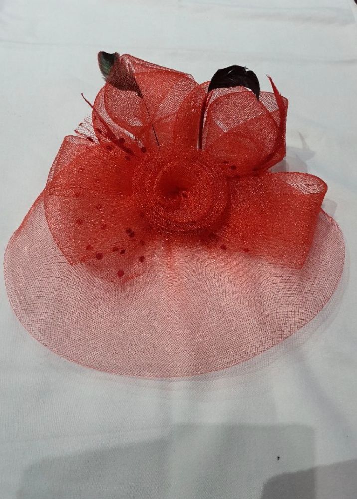 Chapeau cérémonie rouge 