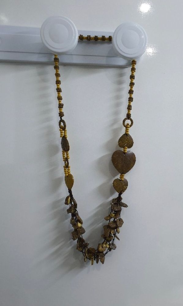 Collier marron-jaune