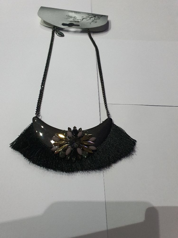 Collier noir