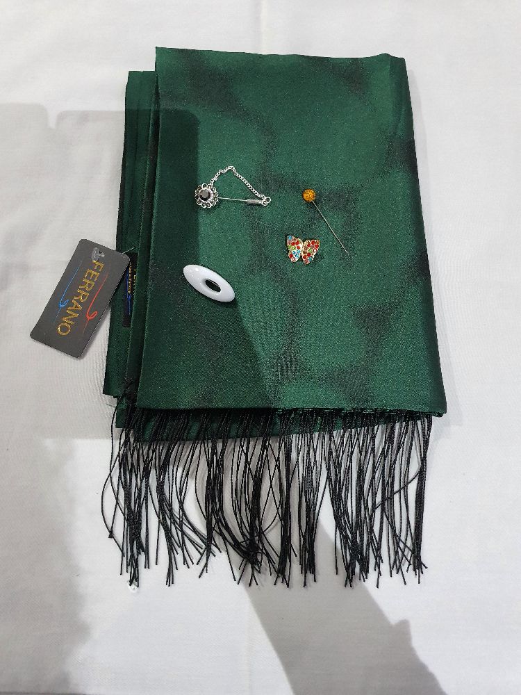écharpe avec attaches-foulard 