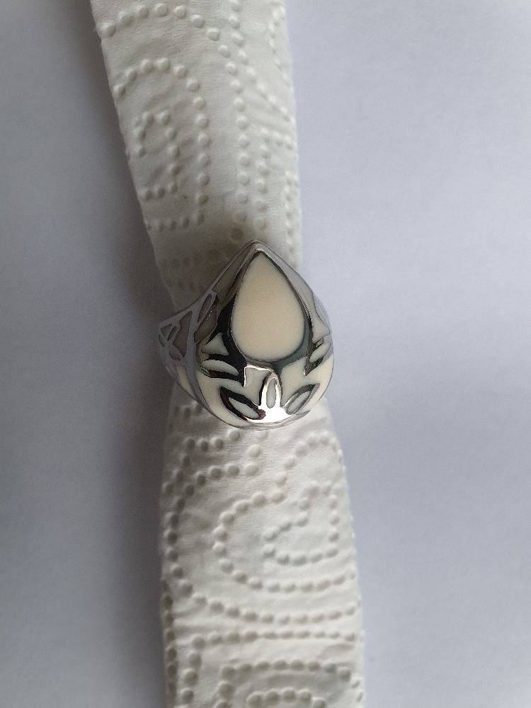 bague argentée