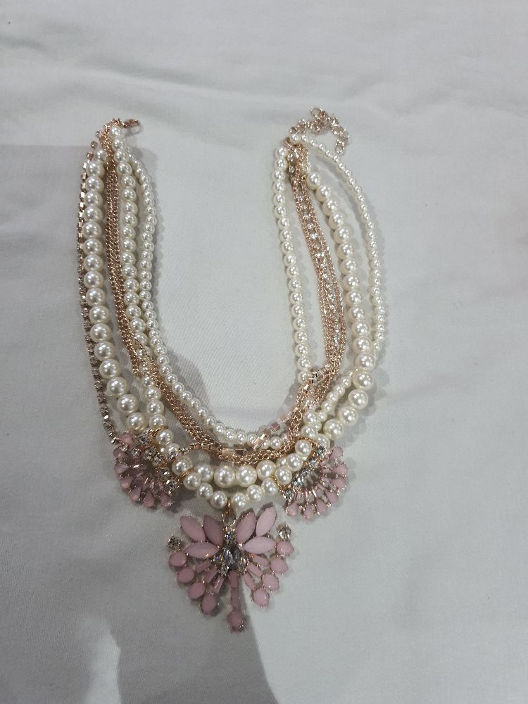 collier en fausses perles 
