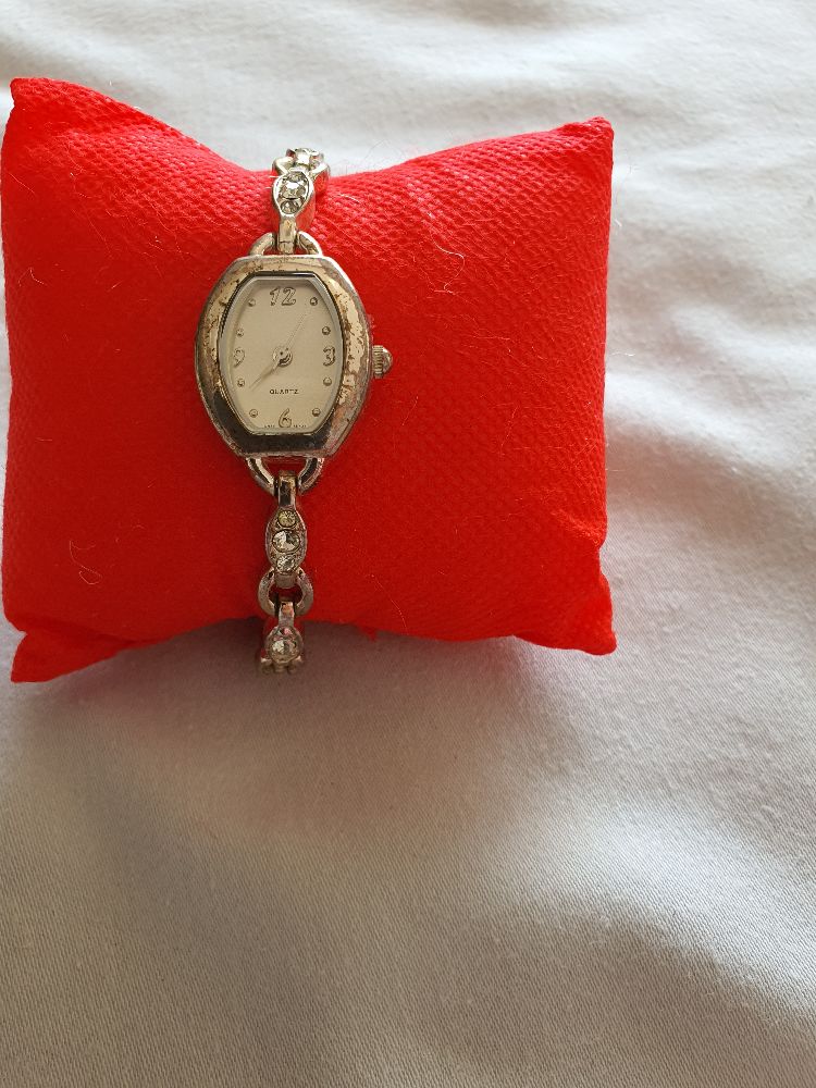 montre QUARTZ femme 