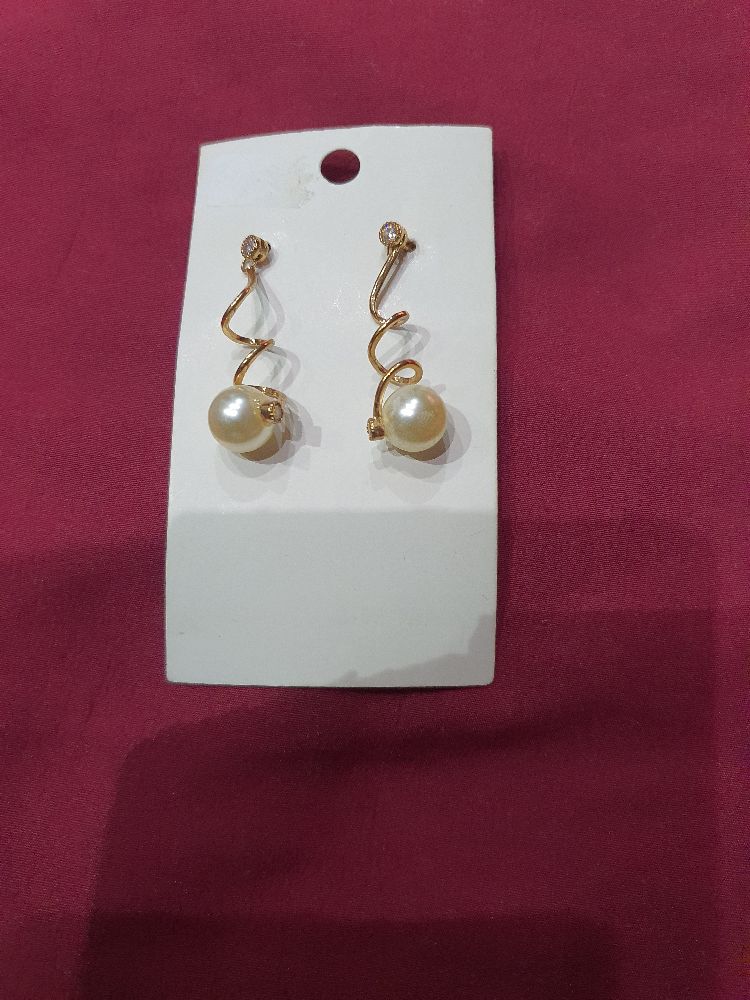 boucles d'oreilles fausses perles 