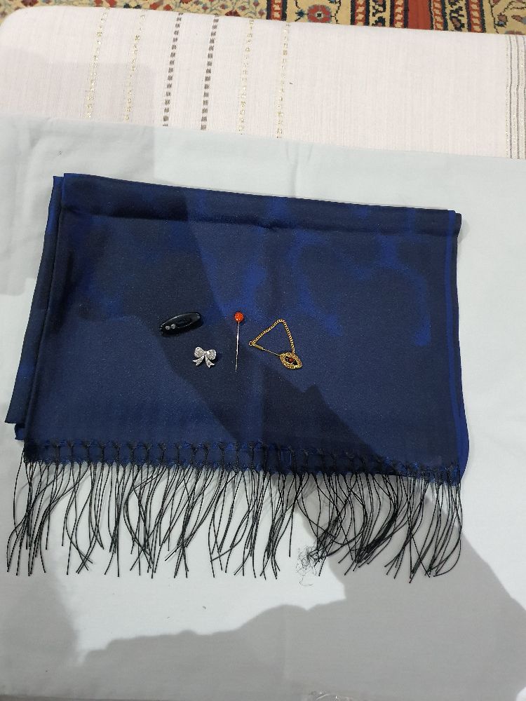 écharpe avec attaches-foulard 