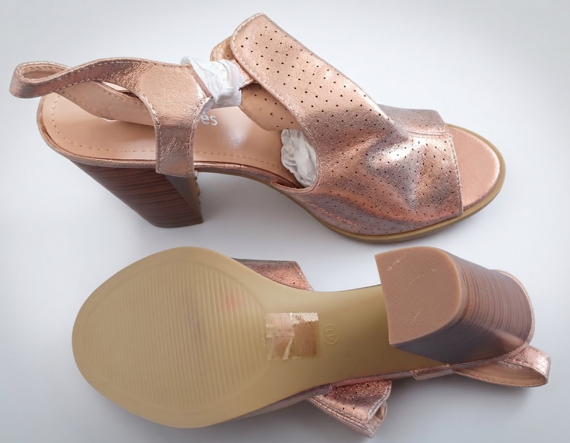 Sandales à talons métallisées rose poudré / or rosé - Pointure 40/41