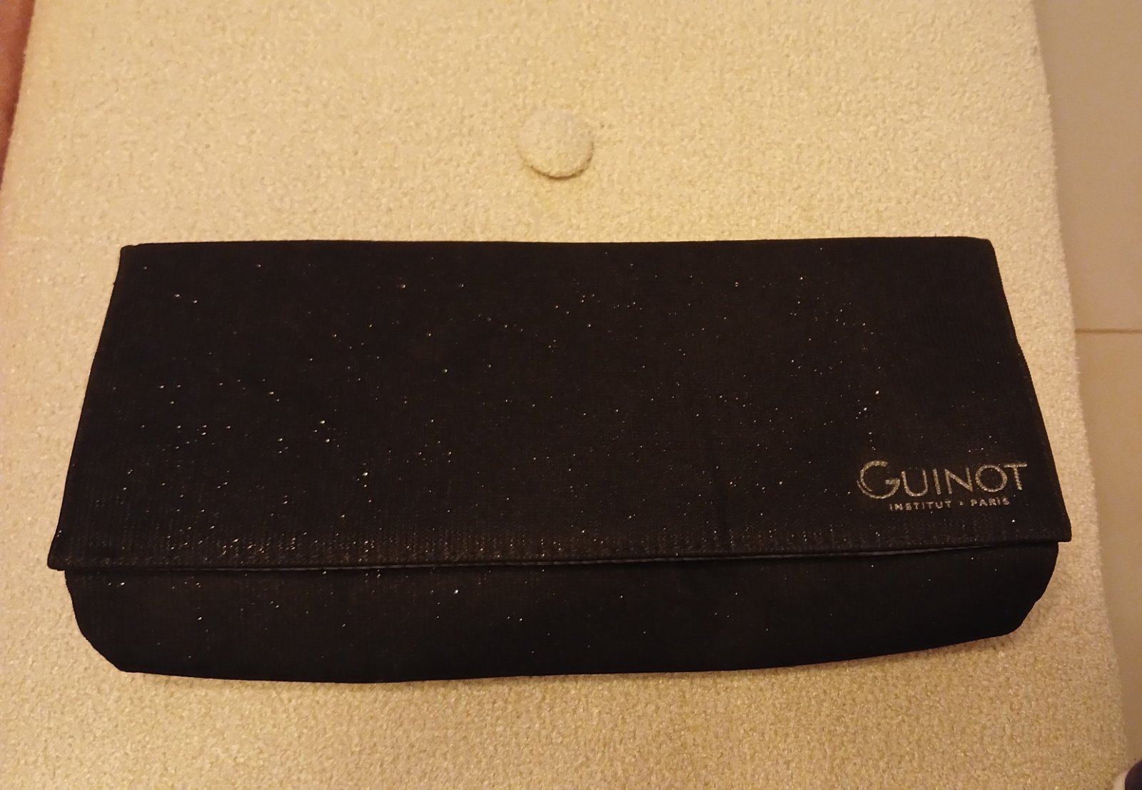 Pochette de maquillage Guinot Institut Paris, noire pailletée