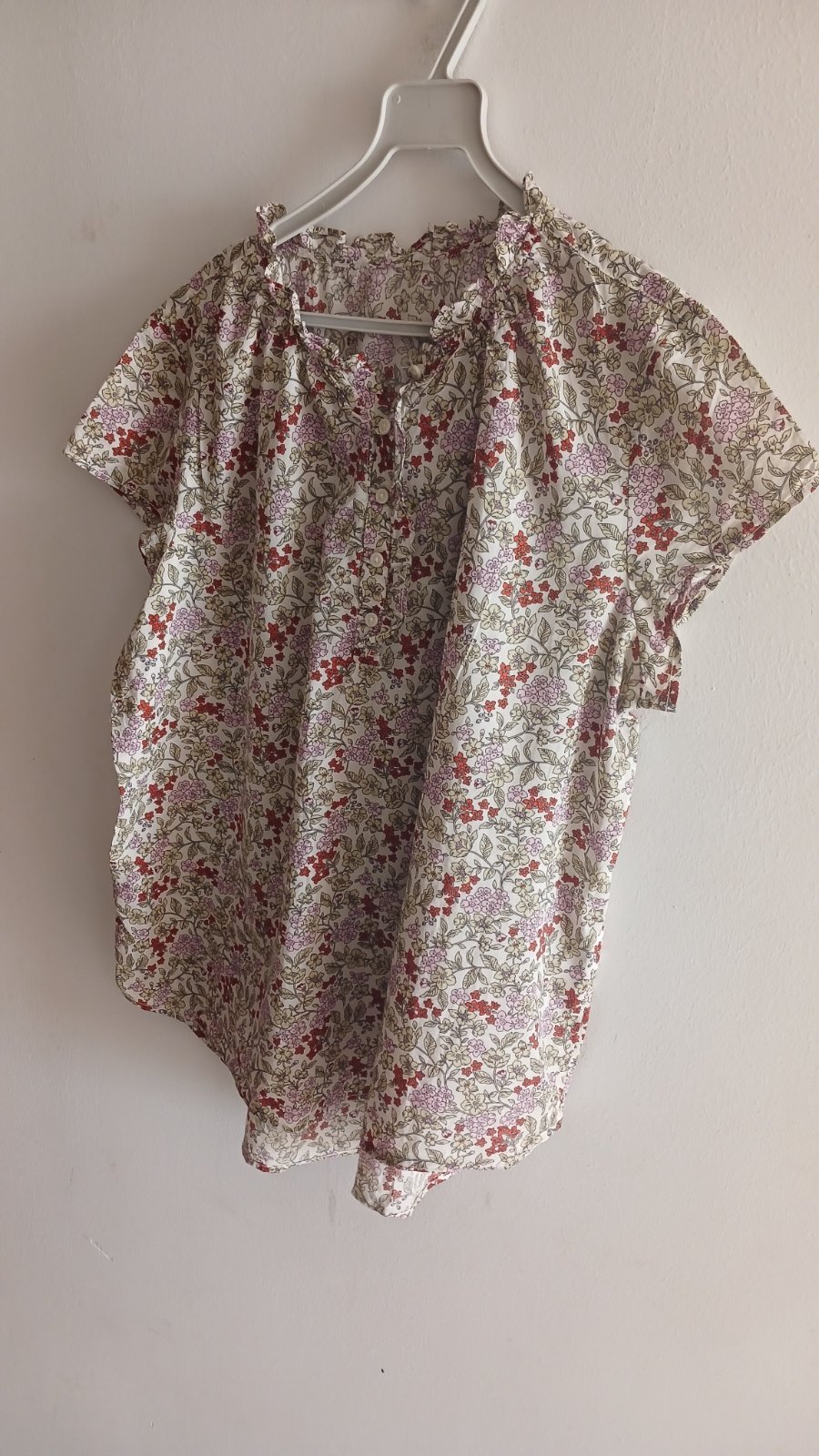 Blouse Fluide Écru à Motifs Petites Fleurs Rouges et Mauves