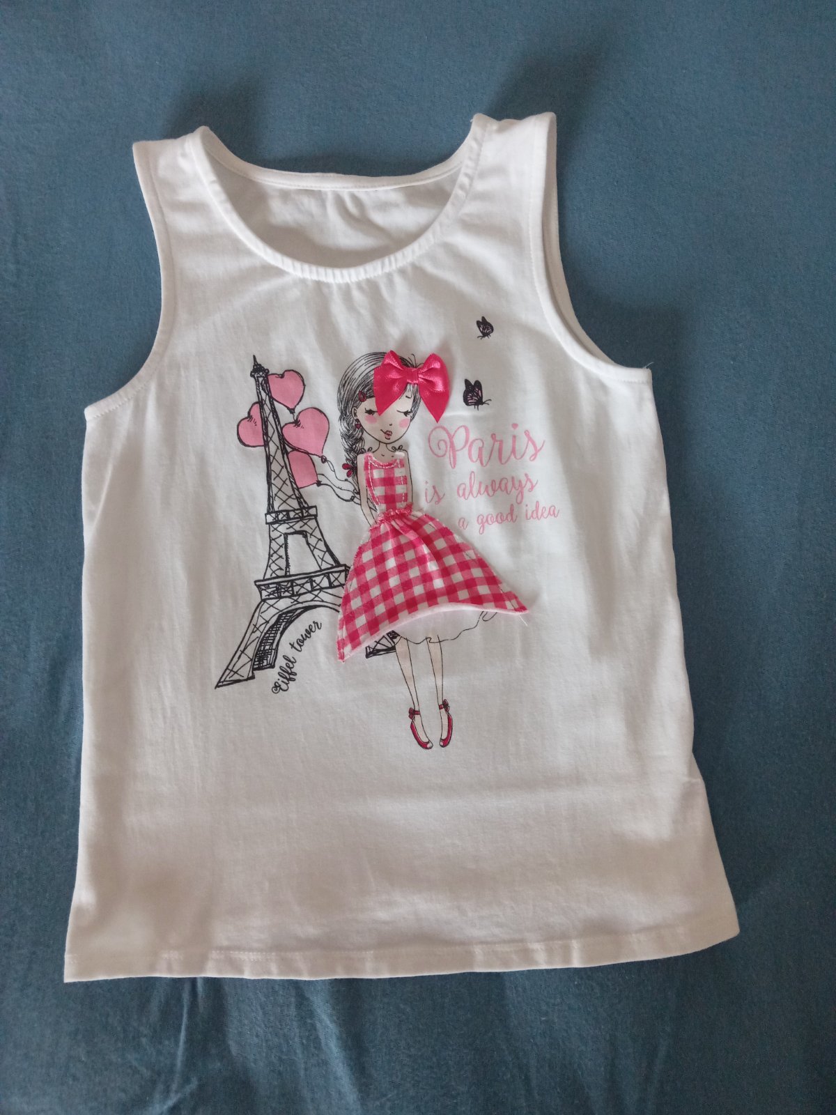 Des vêtements pour fillette 