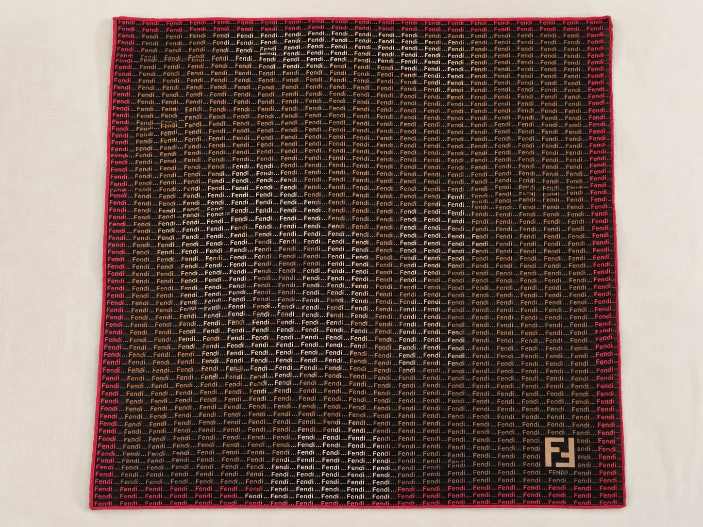 Carré de soie Fendi
