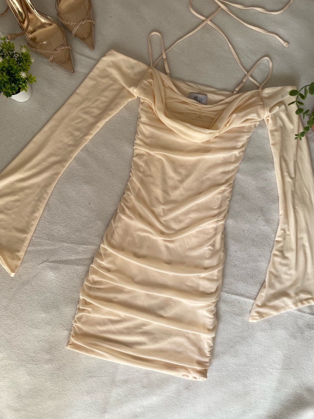 Robe butter yellow élégante — douce, chic et irrésistible 