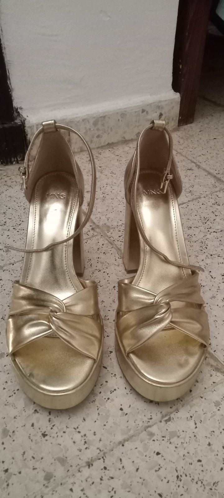 Sandal talon doree mango 