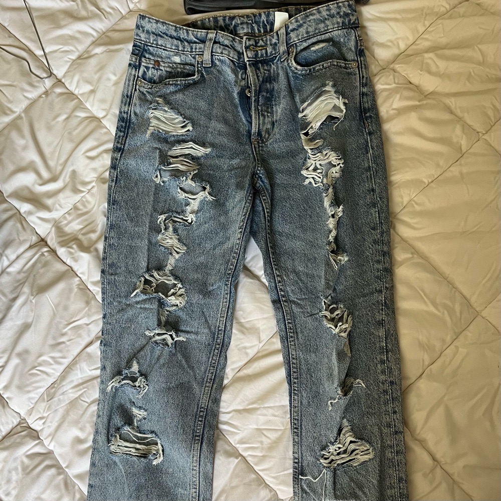Ripped boyfriend jeans
