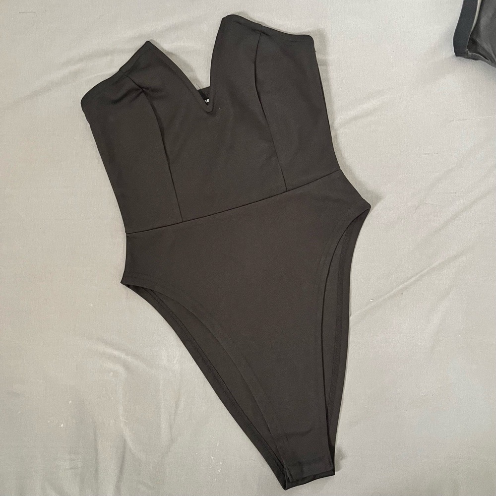 Bodysuit strapless