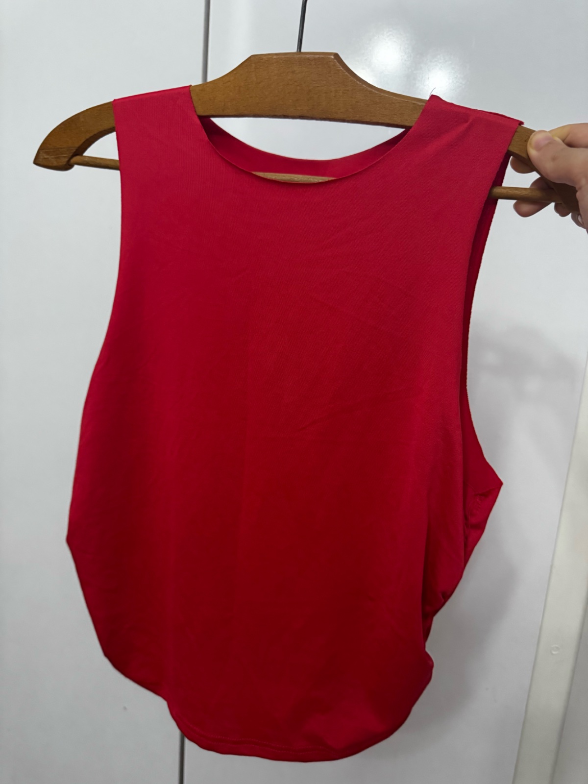 Pull sans manche en rouge taille s/m