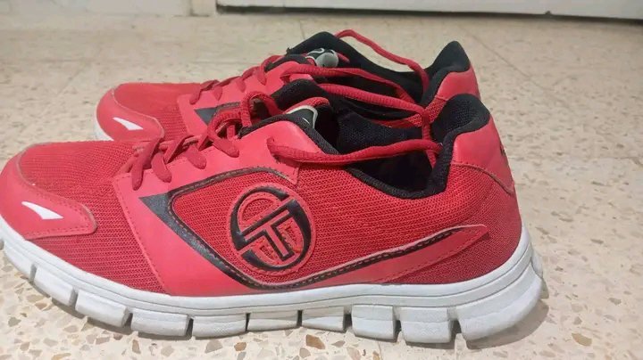 Baskets rouges  pointure 40/41 👟❤️