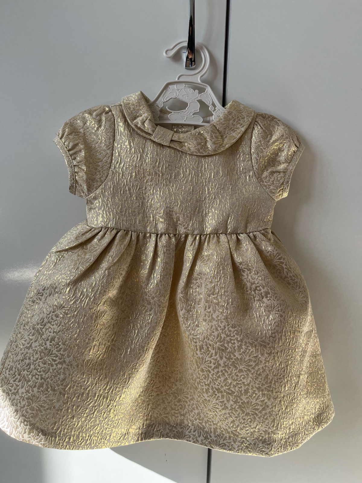 Dress gold