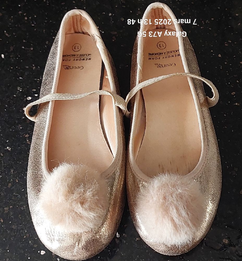 Ballerines avec pompons George 