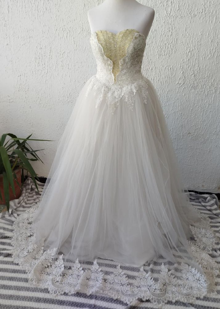 Robe fiançailles ou mariage simple