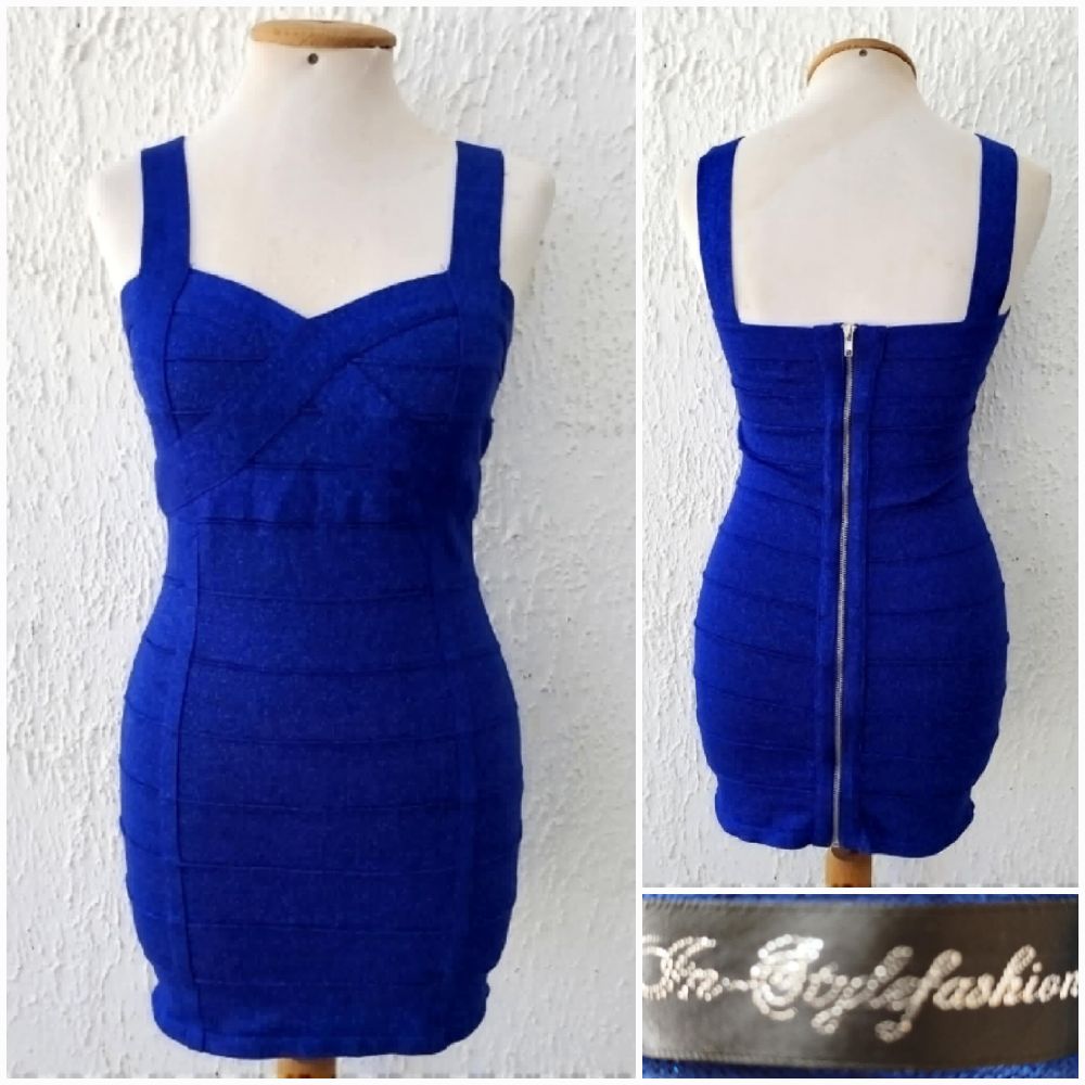 Robe bleu roi pailleté 
