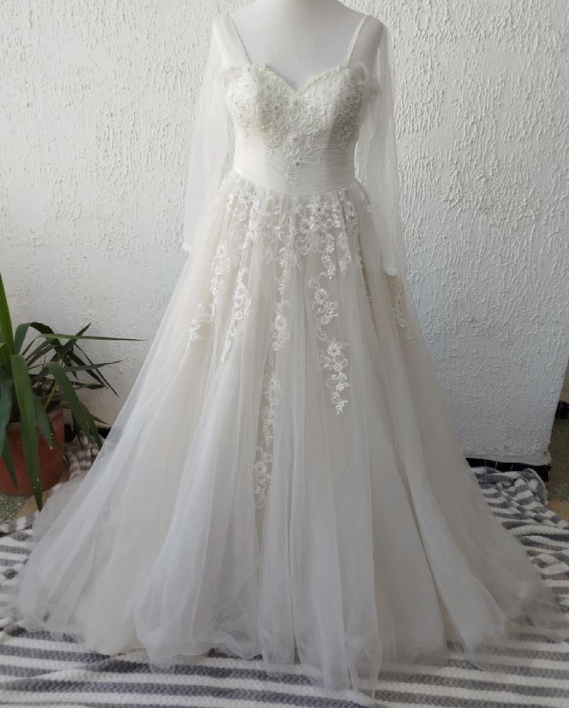 Robe fiançailles ou mariage simple