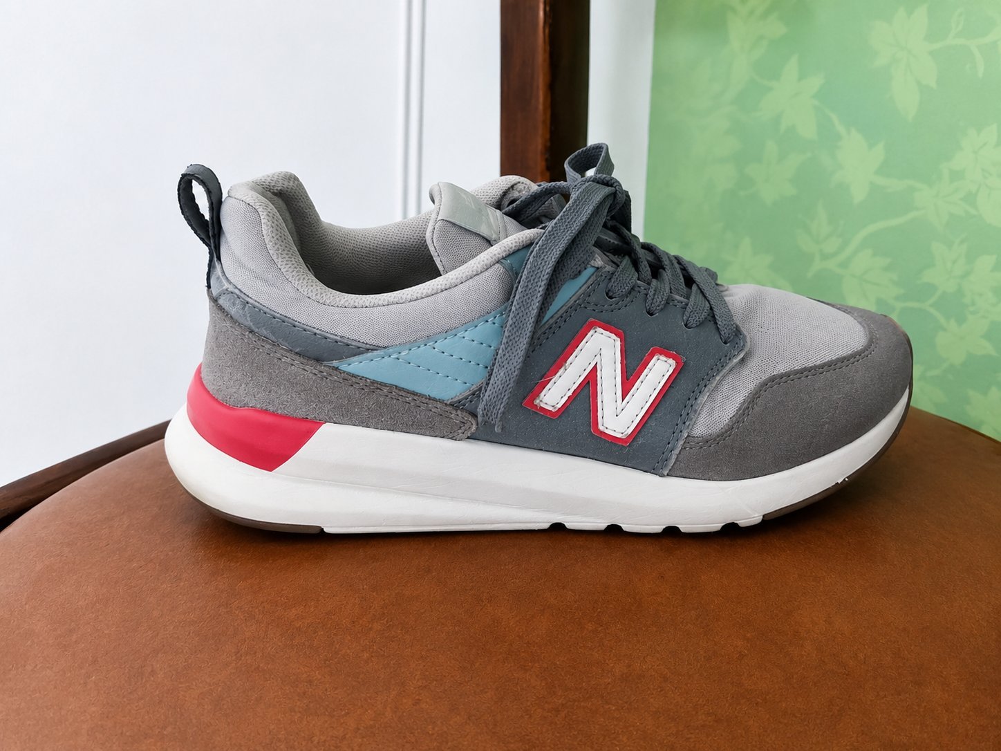 Baskets New Balance 009 gris / bleu ciel 