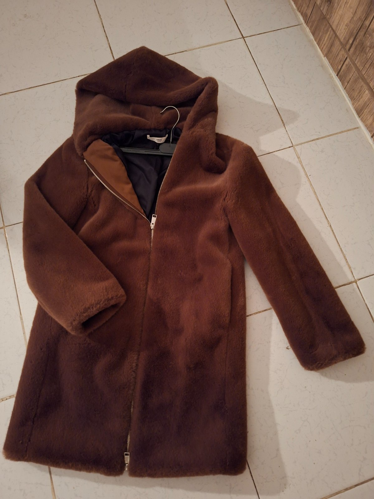 Manteau MNG marron à capuche – Chic et élégant 🤎