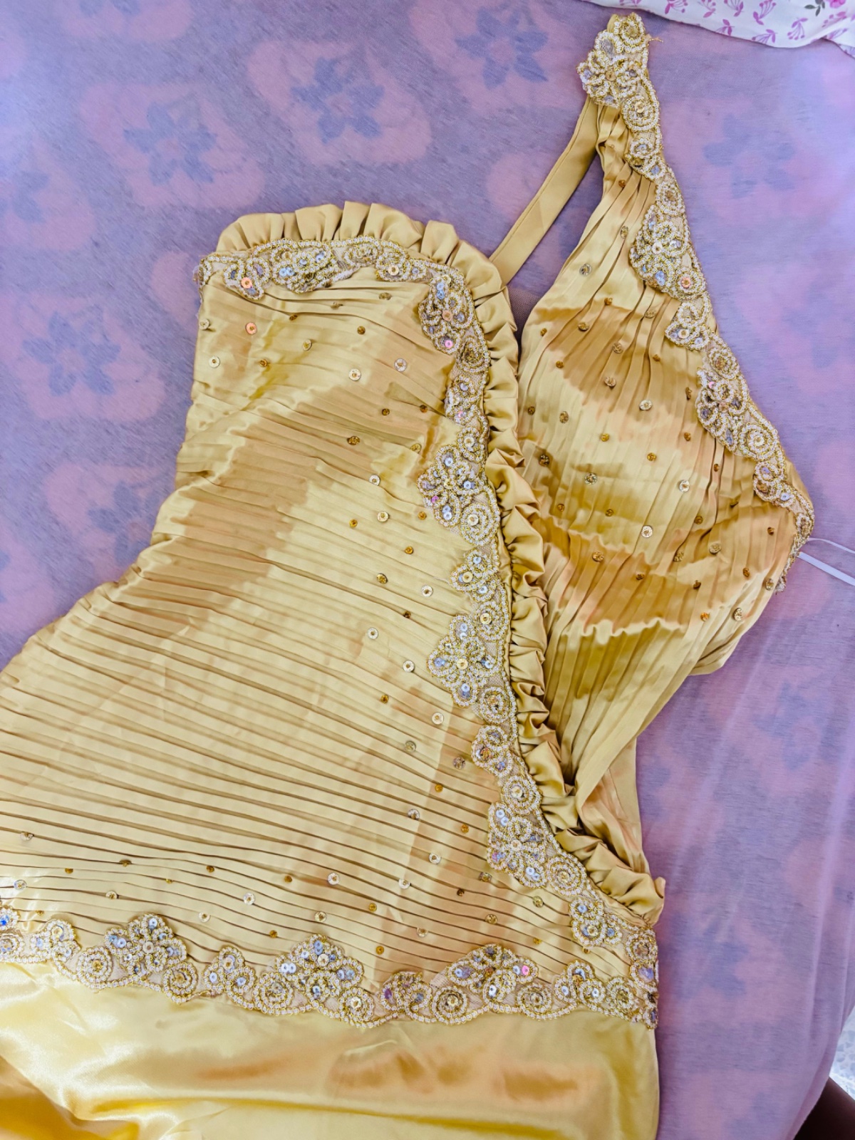 Robe de soirée longue asymétrique – Jaune Moutarde / Doré 