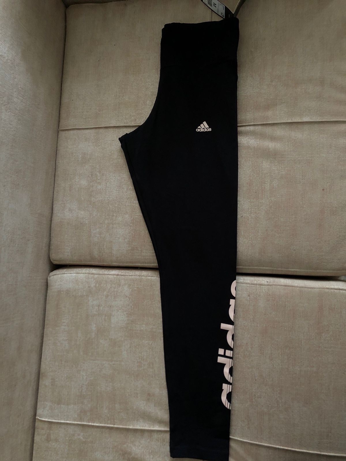 Calson legging adidas original neuf avec son ticket 