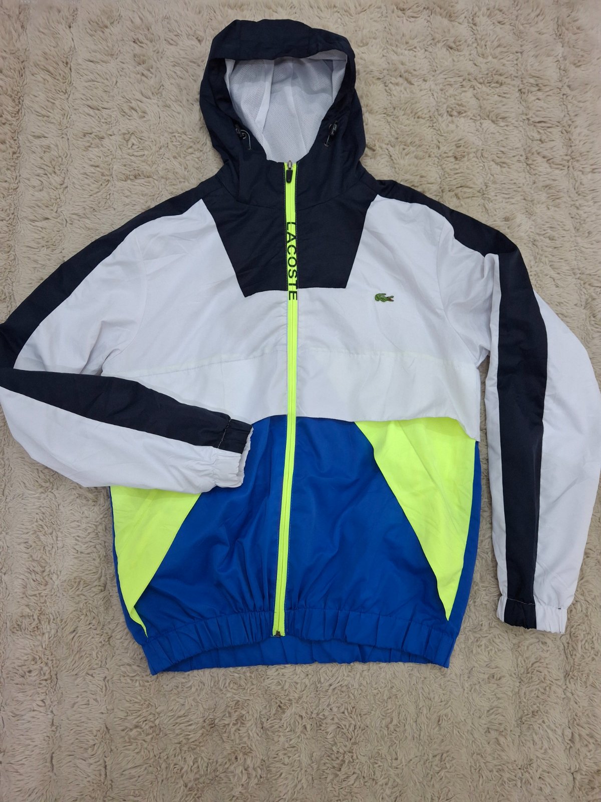 Lacoste 
