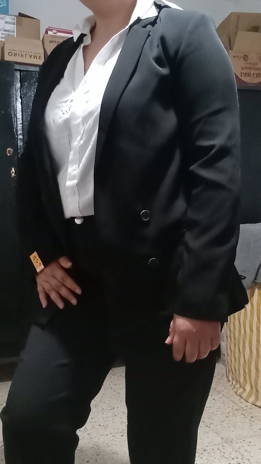 Blazer lefties + 1 pontalon lefties +1pontalon lefties meme reference meme taille gratuit+robe zara noir+chemise lefties 