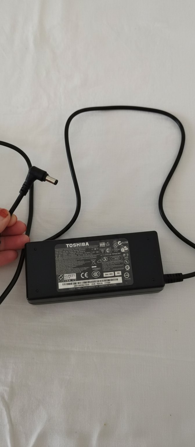 Chargeur Pc Toshiba neuf