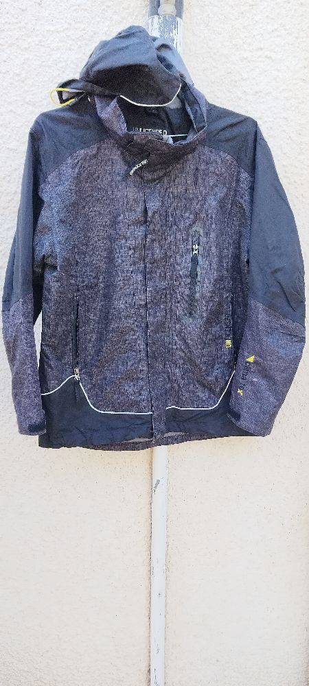 Jacket garçon en très bon état 