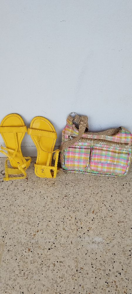 Lot sandale et sac à bandoulière en très bon état