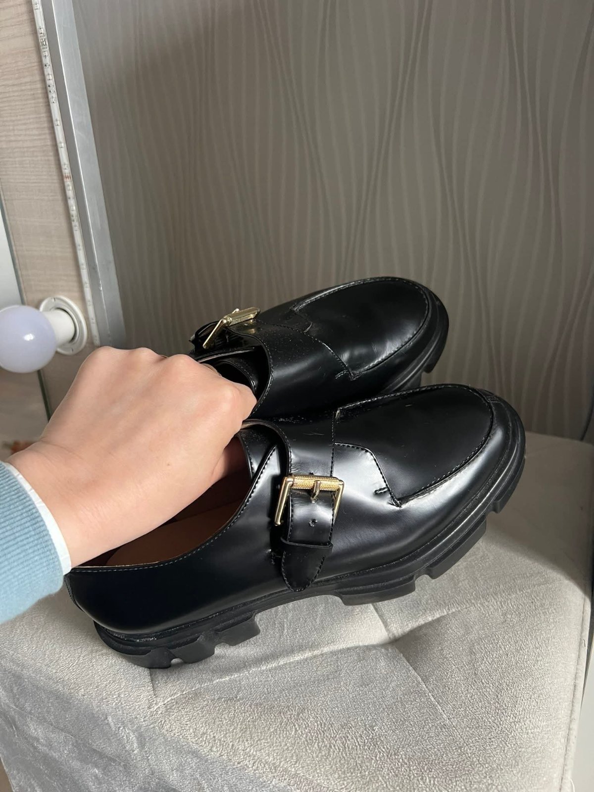 ✨ Mocassins noirs à boucle dorée ✨