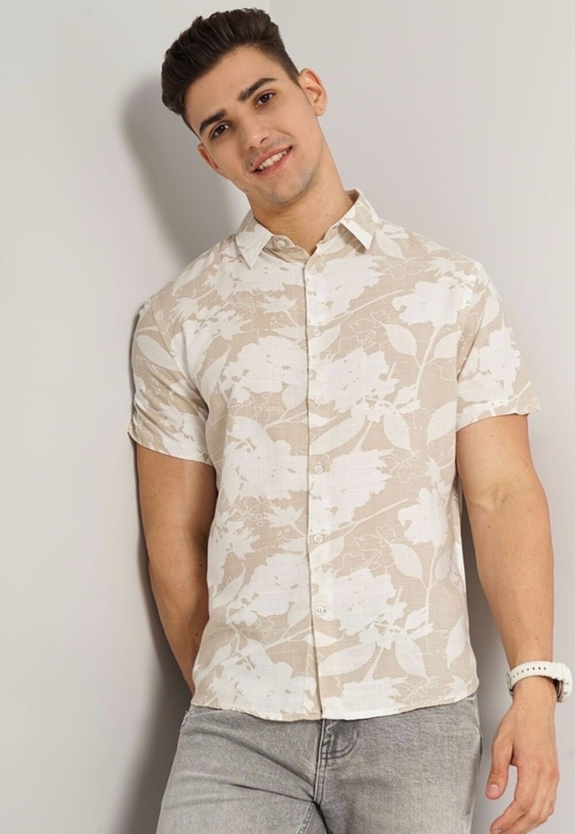 Chemise beige et blanc fleurie de la marque  C&A, 100 % coton
