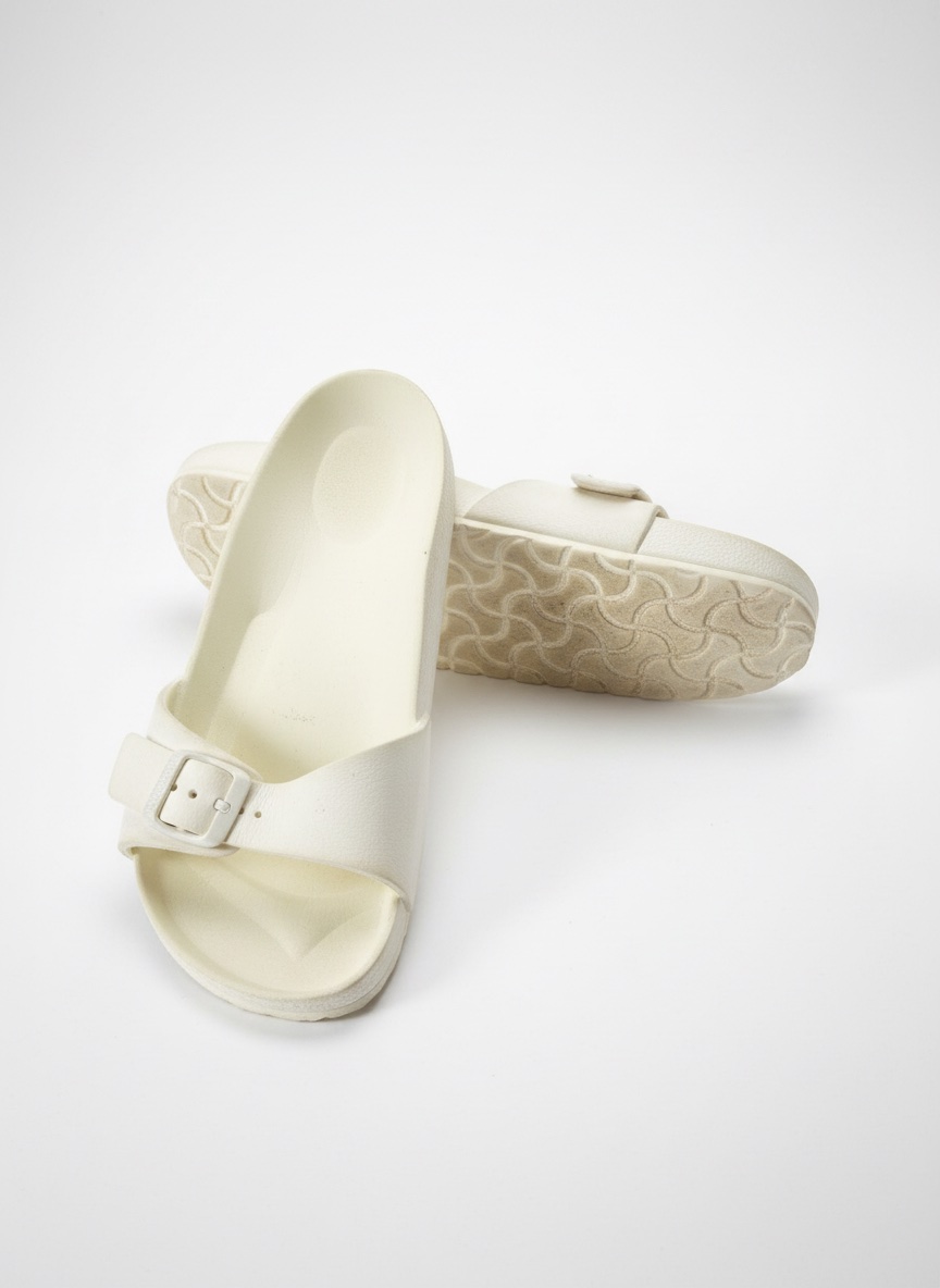 Claquette blanche de la marque Birknstock