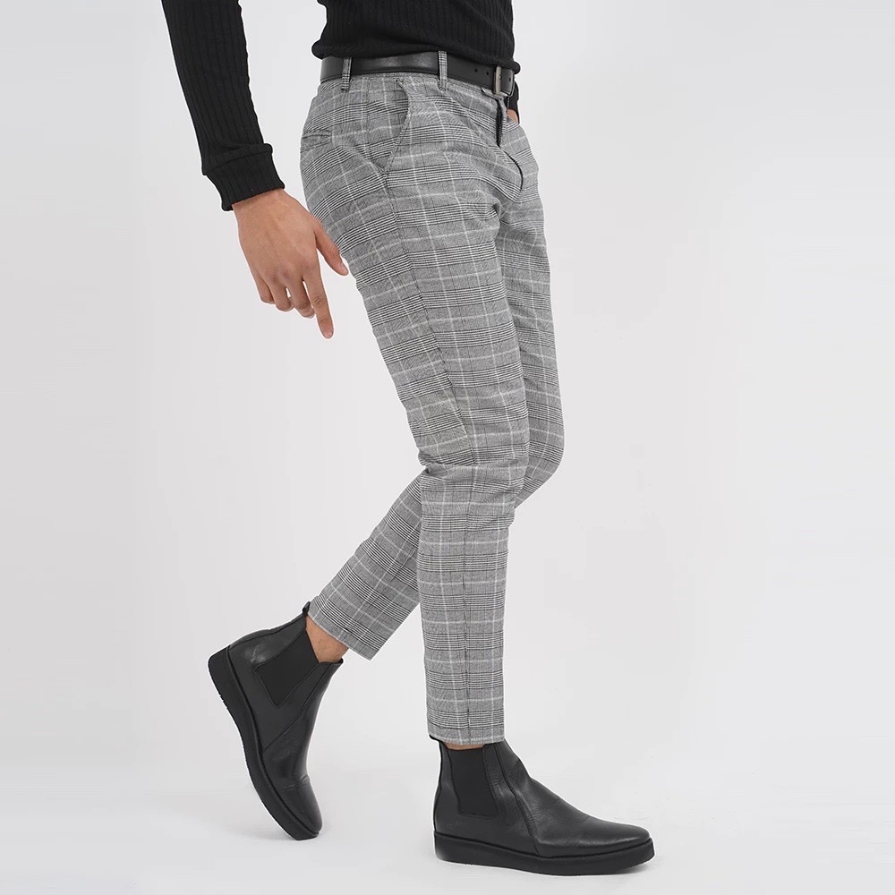 Pantalon gris de la marque ZARA