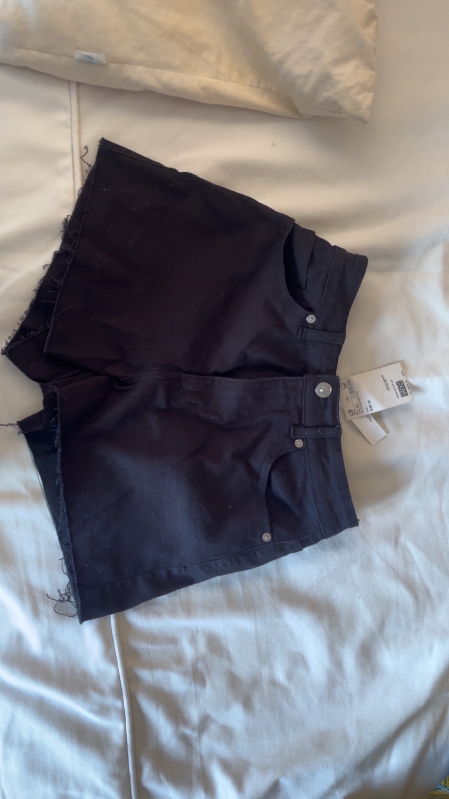 Short noir H&M taille 34 avec étiquette 
