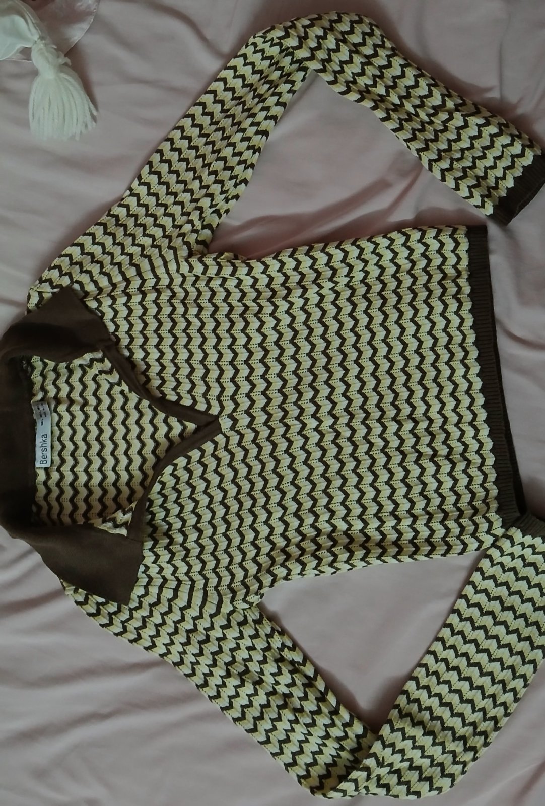 Pull très chic  avec col chemise