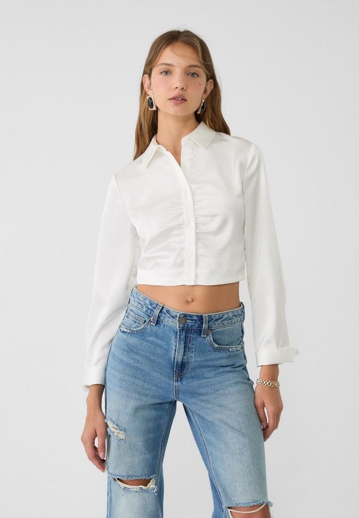 Belle chemise blanche en satin. Coupe classe w meth5ma