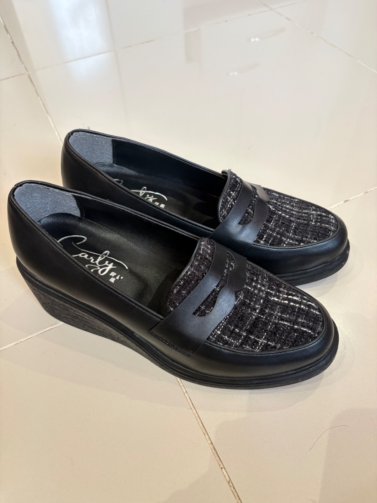 Chaussureee femmee noire taille 37/38