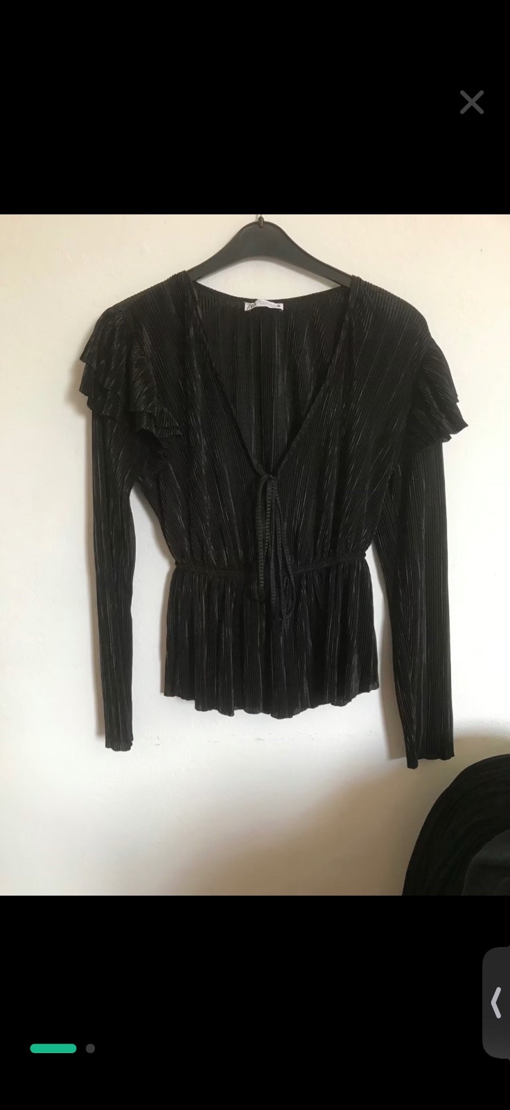 Deux chemises a 20dt les deux 😍😍😍 mango zara 
