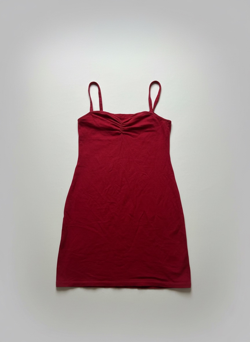 Robe rouge ajustée M courte 