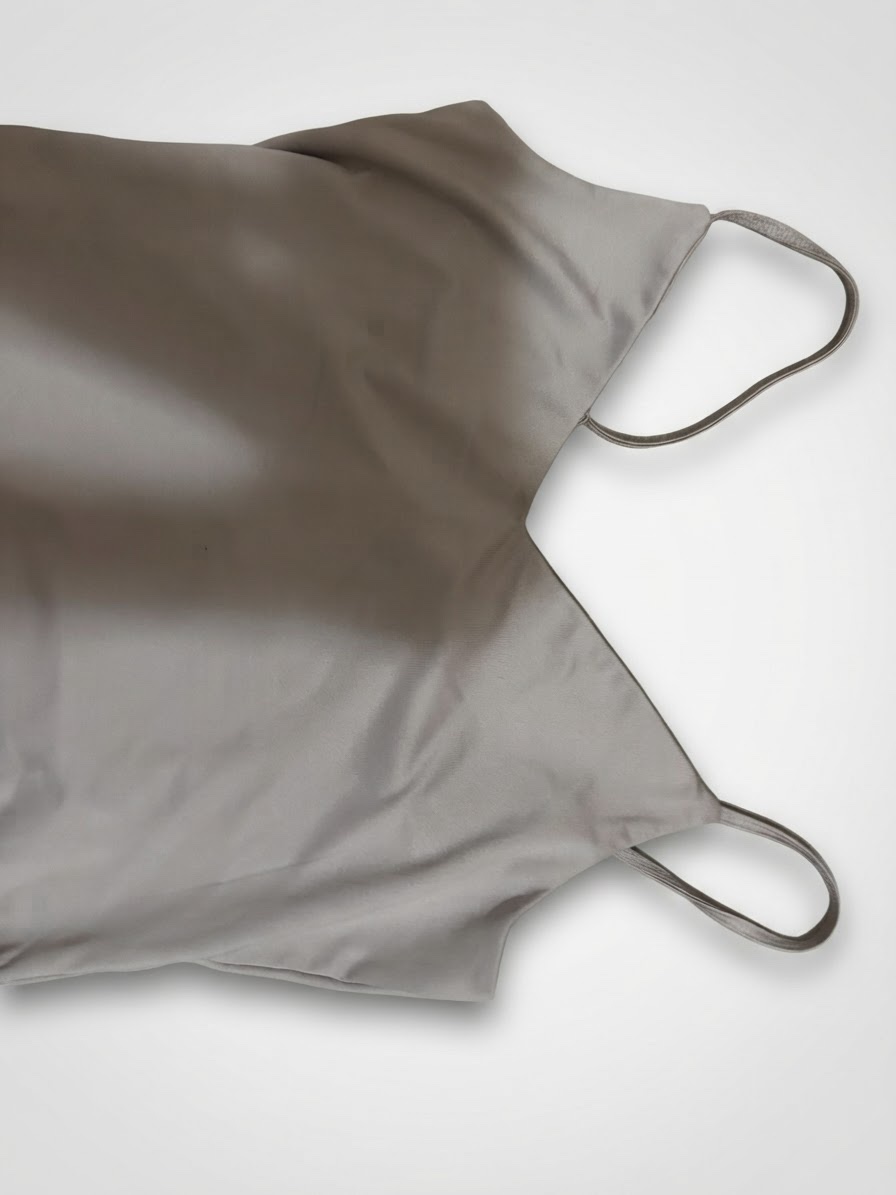 Top beige satin ajusté