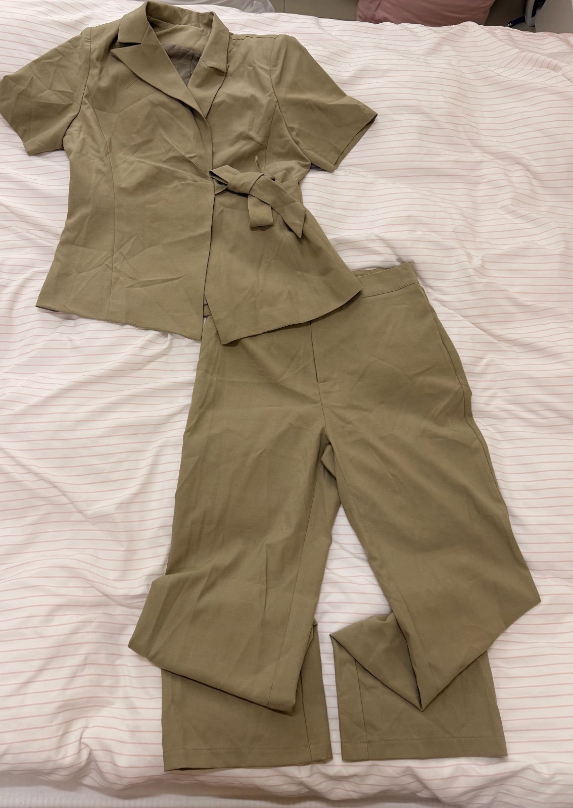 Ensemble vert militaire. Shein
