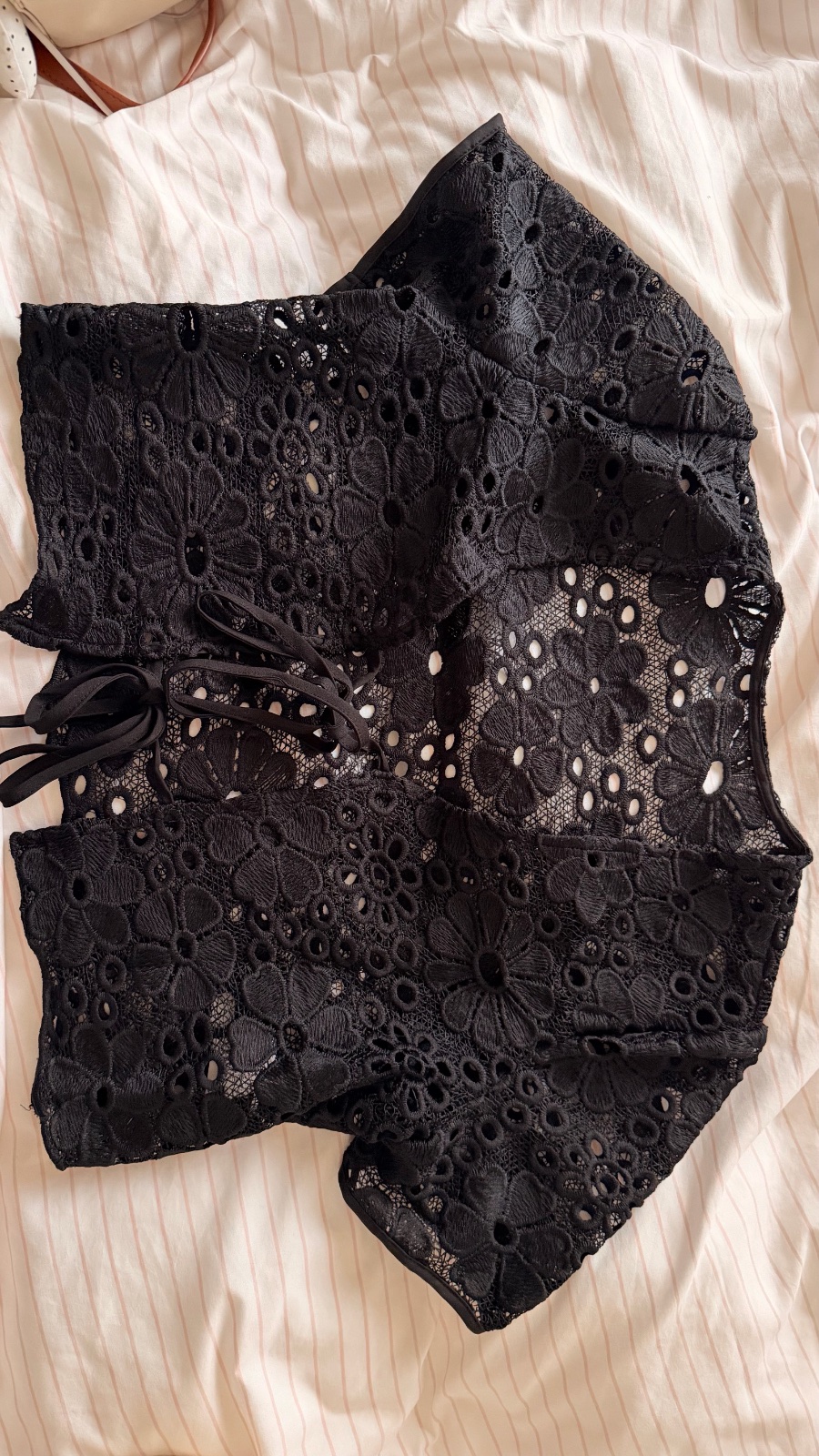 Petit top cropped jamais porte
